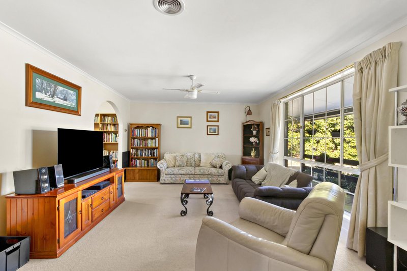 Photo - 14 Stobie Place, Monash ACT 2904 - Image 2