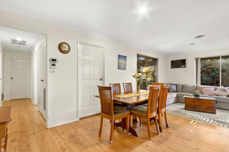 Photo - 14 Stobie Place, Monash ACT 2904 - Image 7