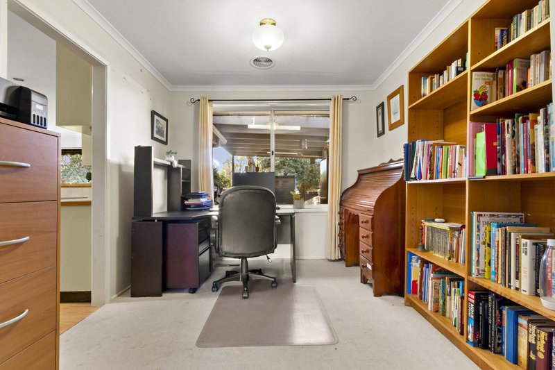 Photo - 14 Stobie Place, Monash ACT 2904 - Image 11