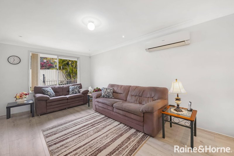 Photo - 14 Stockalls Place, Minto NSW 2566 - Image 2