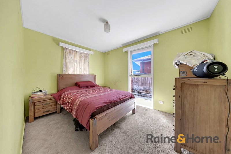 Photo - 14 Stockdale Avenue, Dallas VIC 3047 - Image 4