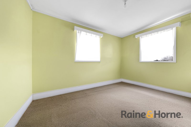 Photo - 14 Stockdale Avenue, Dallas VIC 3047 - Image 6