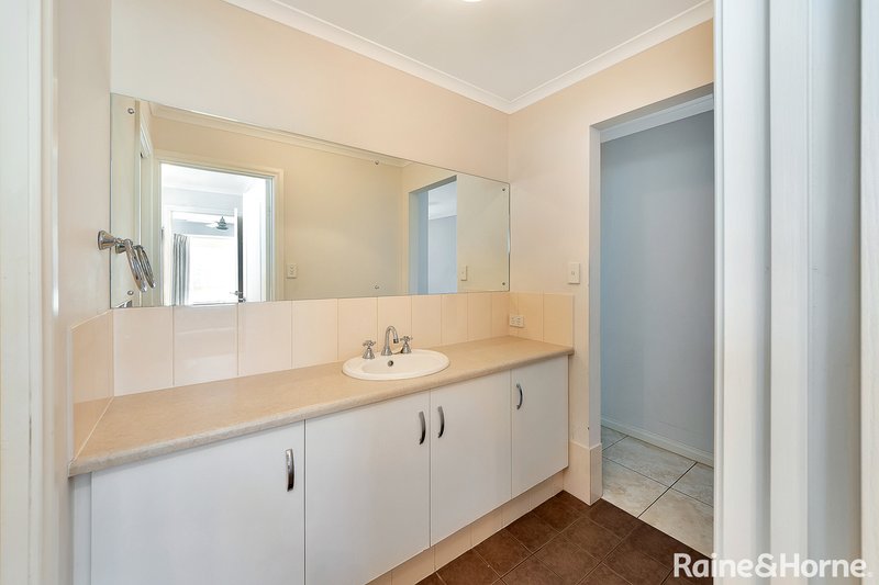 Photo - 14 Strathoak Crescent, Strathalbyn SA 5255 - Image 9