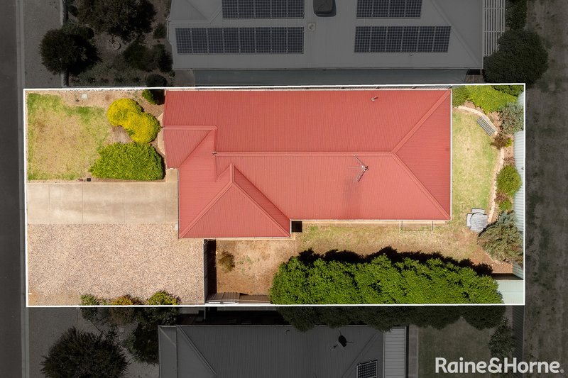 Photo - 14 Strathoak Crescent, Strathalbyn SA 5255 - Image 13