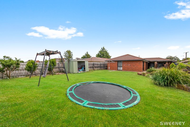 Photo - 14 Strezlecki Grove South, Altona Meadows VIC 3028 - Image 2