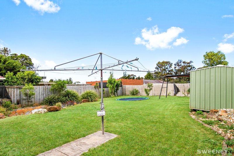 Photo - 14 Strezlecki Grove South, Altona Meadows VIC 3028 - Image 3