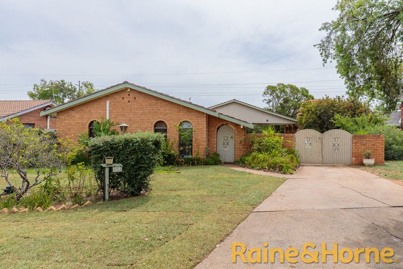 14 Sturt Circle, Dubbo NSW 2830