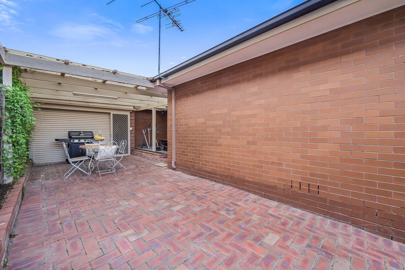 Photo - 14 Summerhill Avenue, Wheelers Hill VIC 3150 - Image 9