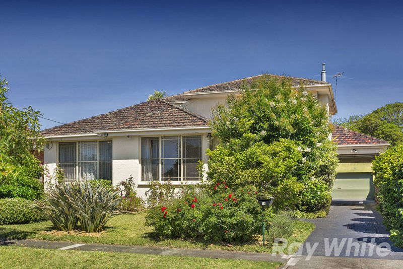 14 Summit Crescent, Glen Waverley VIC 3150