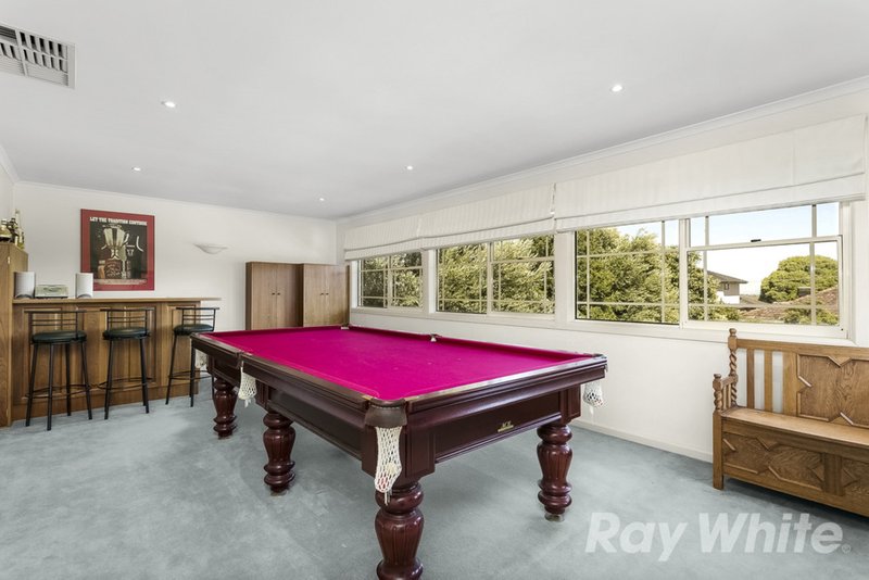 Photo - 14 Summit Crescent, Glen Waverley VIC 3150 - Image 8