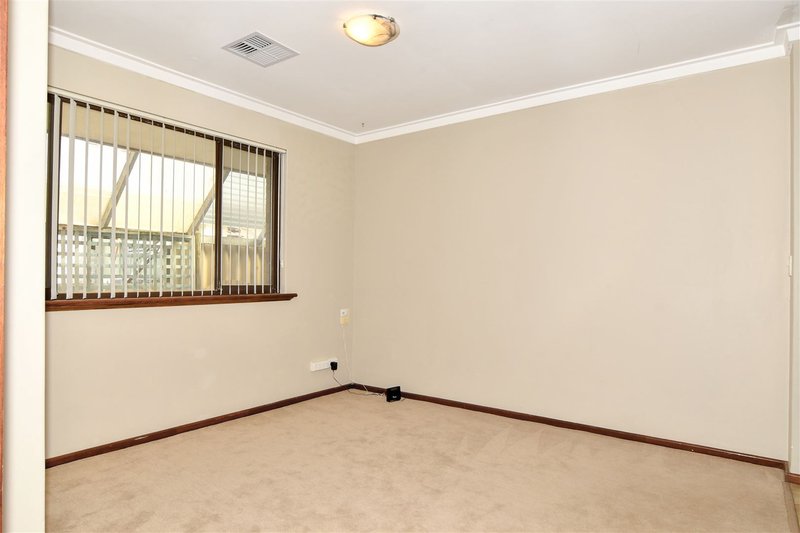 Photo - 14 Summons Way, Warnbro WA 6169 - Image 6