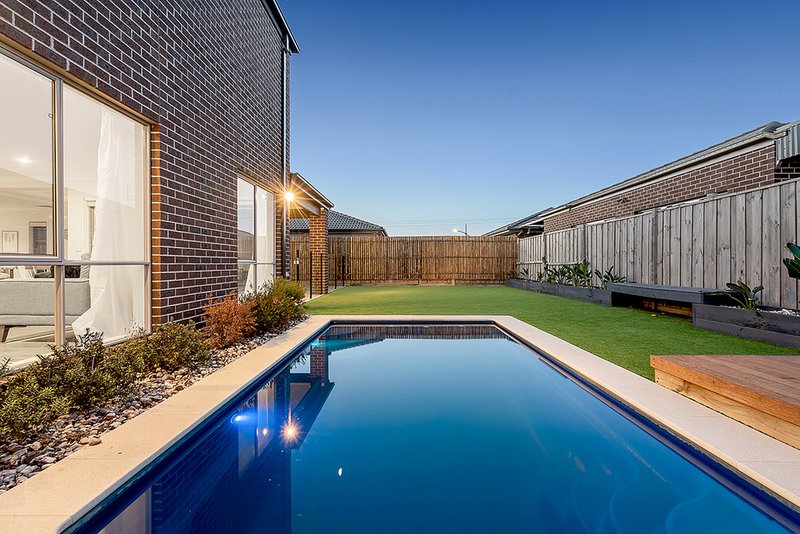 Photo - 14 Sunrise Way, Mickleham VIC 3064 - Image 17