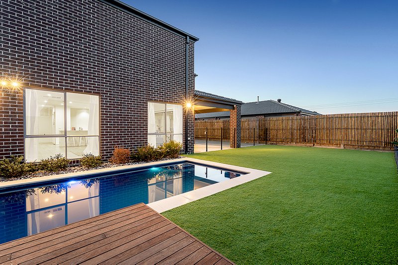 Photo - 14 Sunrise Way, Mickleham VIC 3064 - Image 18