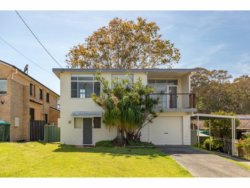 Photo - 14 Surfview Avenue, Forster NSW 2428 - Image 2