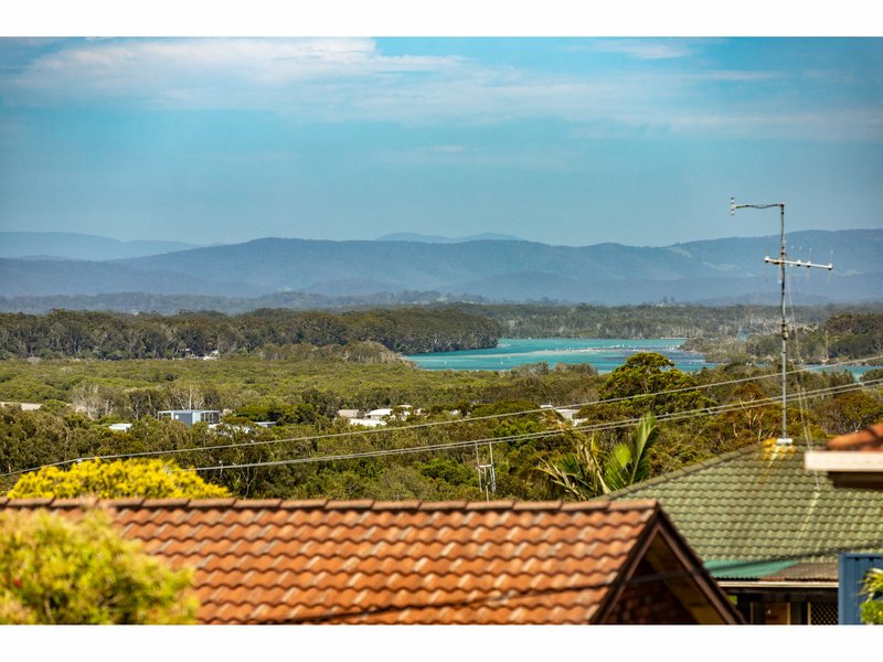 Photo - 14 Surfview Avenue, Forster NSW 2428 - Image 5