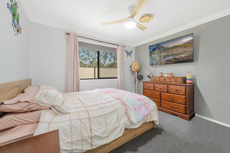 Photo - 14 Sutherland Crescent, Morayfield QLD 4506 - Image 12