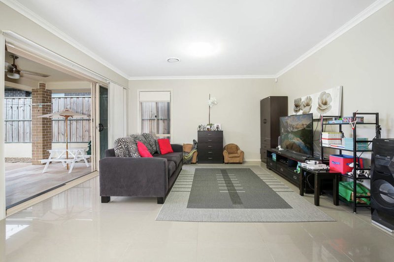 Photo - 14 Sweet Briar Avenue, Bungarribee NSW 2767 - Image 5