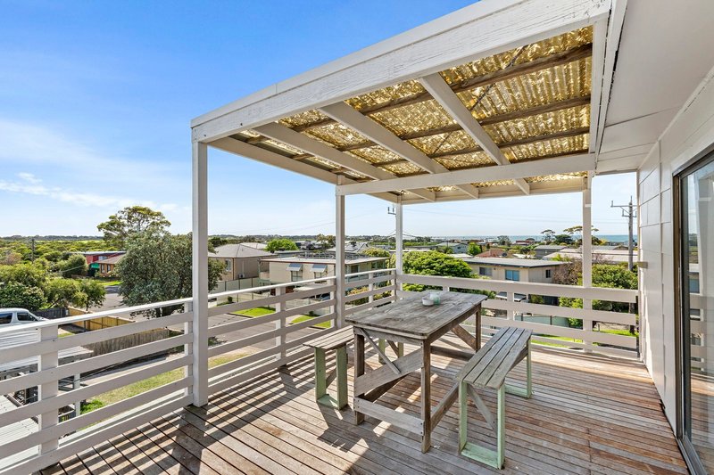 Photo - 14 Sylvester Avenue, St Leonards VIC 3223 - Image 9