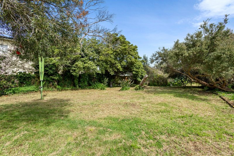 Photo - 14 Sylvester Avenue, St Leonards VIC 3223 - Image 18