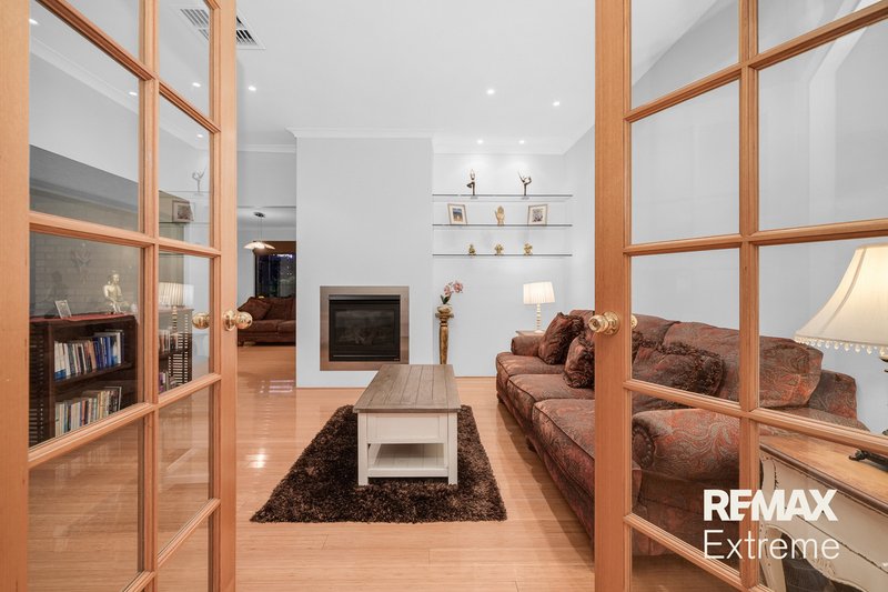 Photo - 14 Taittinger Grove, The Vines WA 6069 - Image 5