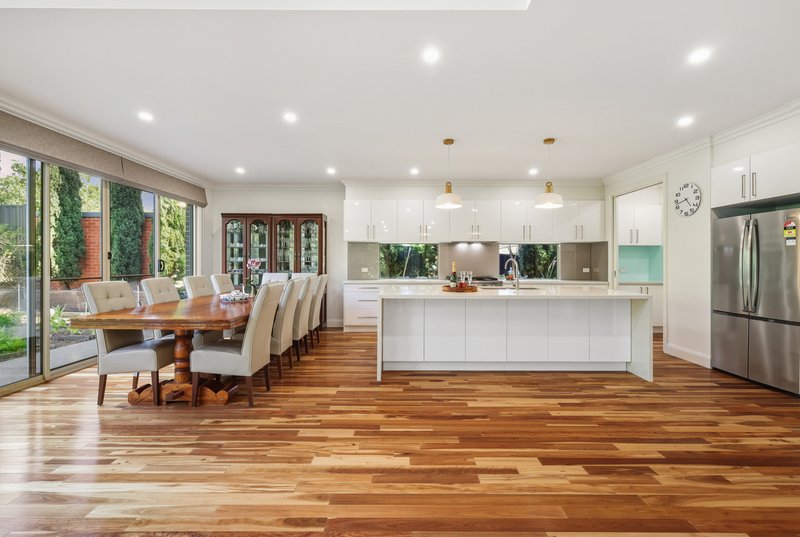 Photo - 14 Talbot Road, Mount Waverley VIC 3149 - Image 4
