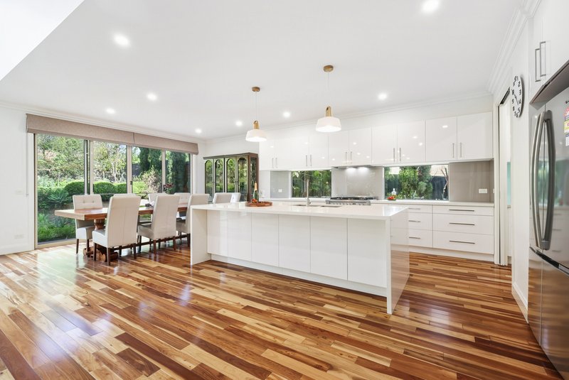 Photo - 14 Talbot Road, Mount Waverley VIC 3149 - Image 5