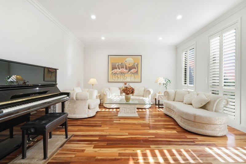 Photo - 14 Talbot Road, Mount Waverley VIC 3149 - Image 10