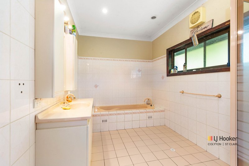 Photo - 14 Tanderra Street, Colyton NSW 2760 - Image 11