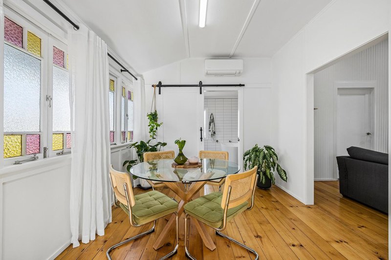 Photo - 14 Taylor Street, Park Avenue QLD 4701 - Image 3