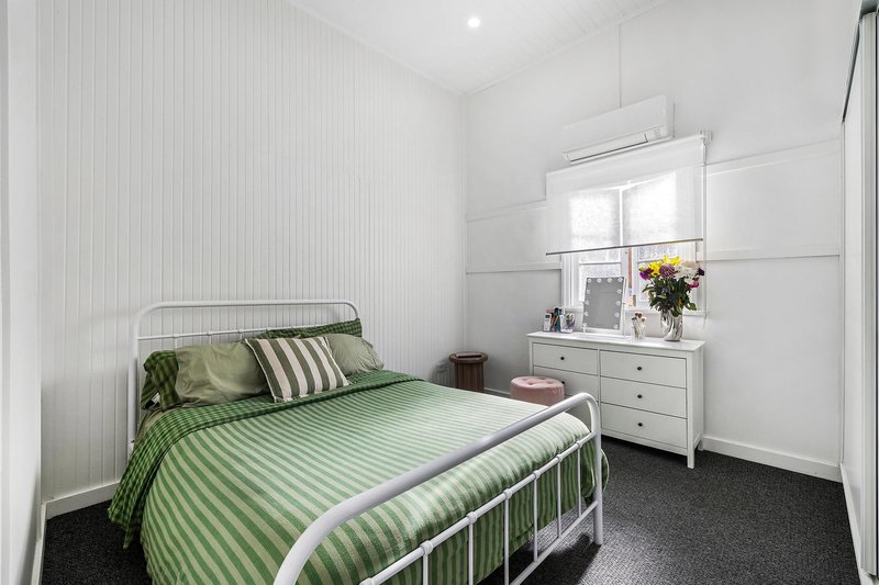 Photo - 14 Taylor Street, Park Avenue QLD 4701 - Image 5