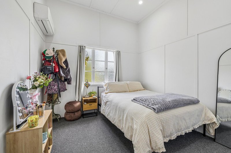 Photo - 14 Taylor Street, Park Avenue QLD 4701 - Image 6