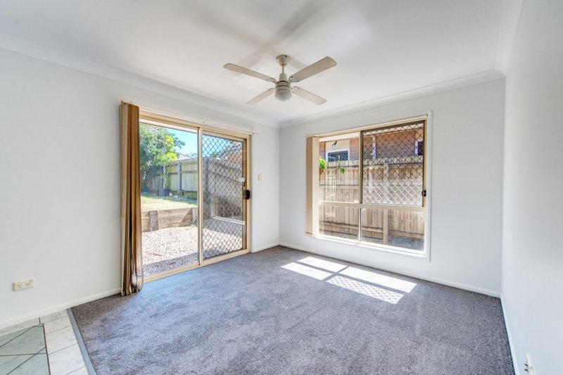 Photo - 14 Teasel Crescent, Forest Lake QLD 4078 - Image 8