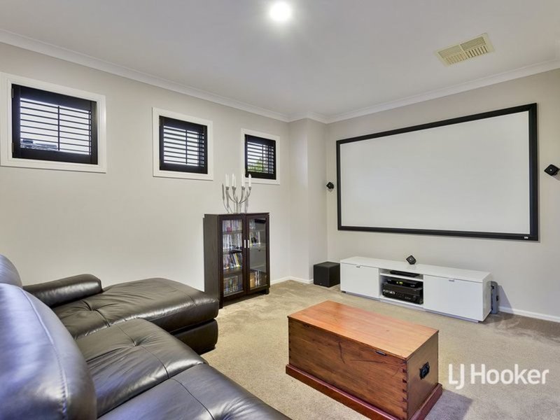 Photo - 14 Teatree Terrace, Point Cook VIC 3030 - Image 5