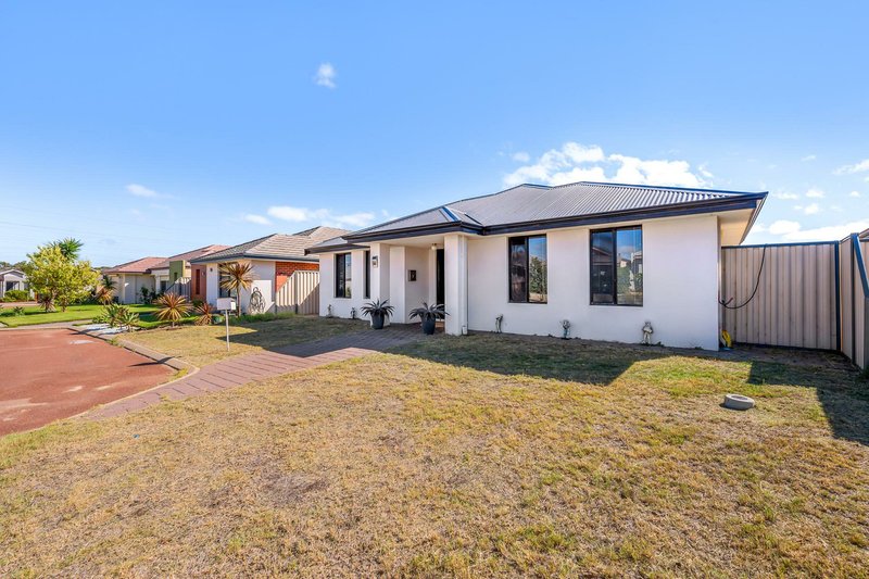 Photo - 14 Teocote Crescent, Aubin Grove WA 6164 - Image 17