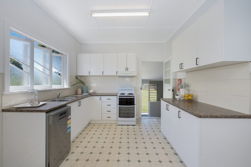 Photo - 14 Tertius Street, Mundingburra QLD 4812 - Image 4