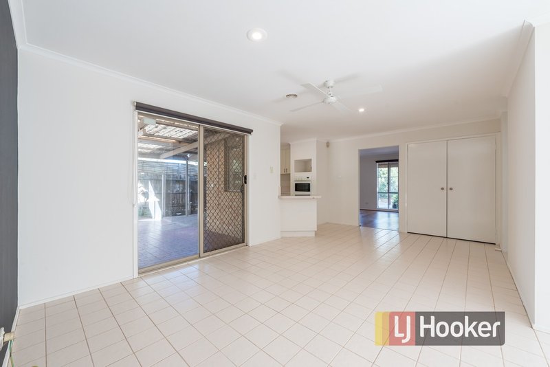 Photo - 14 The Ridge, Hampton Park VIC 3976 - Image 5