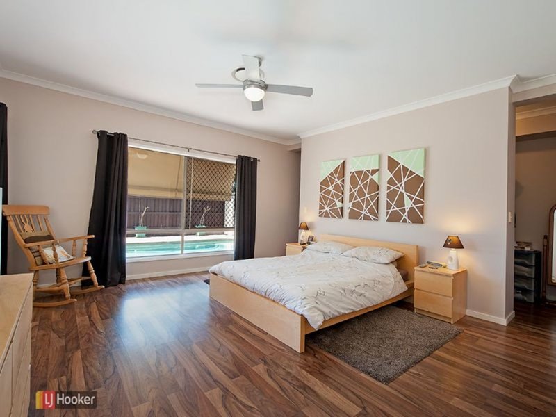 Photo - 14 Thomson Close, North Lakes QLD 4509 - Image 12