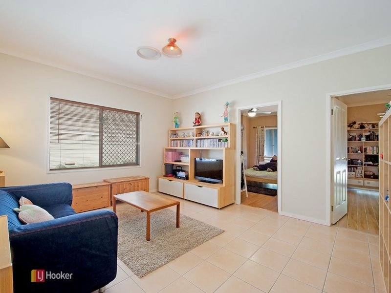 Photo - 14 Thomson Close, North Lakes QLD 4509 - Image 20