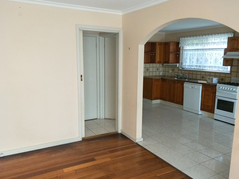 Photo - 14 Thurbro Drive, Keysborough VIC 3173 - Image 3