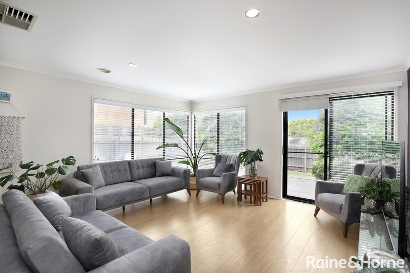 Photo - 14 Tigris Court, Roxburgh Park VIC 3064 - Image 4