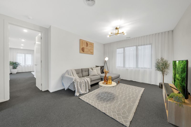 Photo - 14 Topp Street, Cranbourne VIC 3977 - Image 9