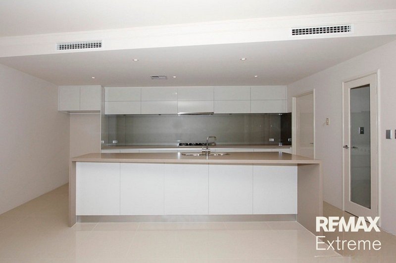 Photo - 14 Torquay Pass, Mindarie WA 6030 - Image 12