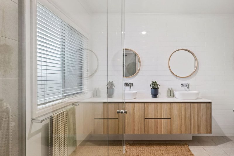 Photo - 14 Traminer Drive, Mount Martha VIC 3934 - Image 7