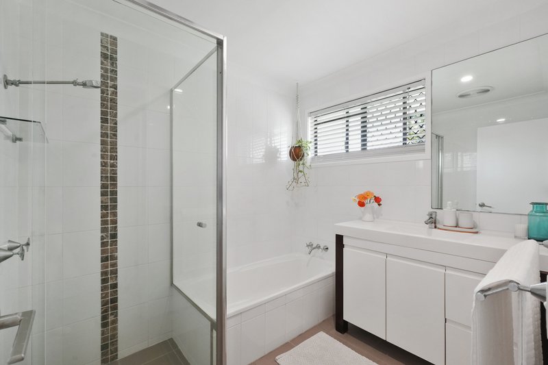 Photo - 14 Treeview Drive, Burleigh Waters QLD 4220 - Image 19