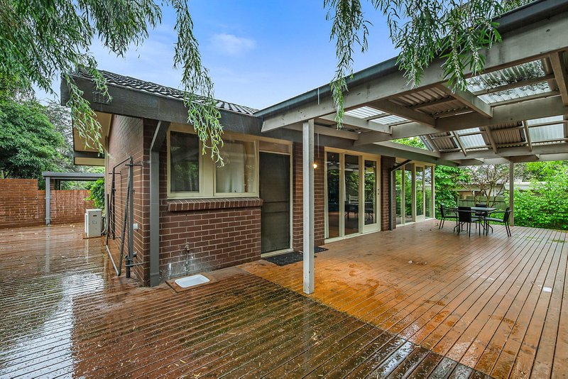 Photo - 14 Trenton Avenue, Glen Waverley VIC 3150 - Image 9