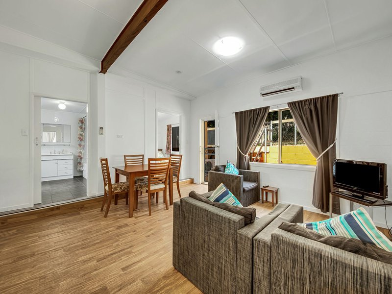 Photo - 14 Trevally Street, Tannum Sands QLD 4680 - Image 9