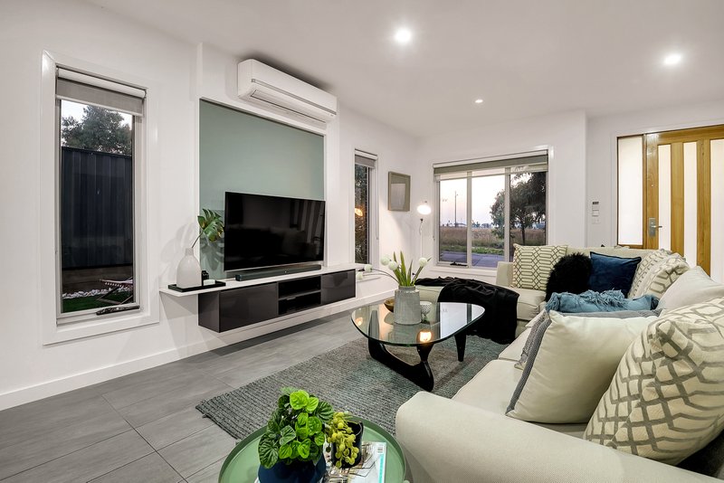 Photo - 14 Tribute Road, Craigieburn VIC 3064 - Image 3