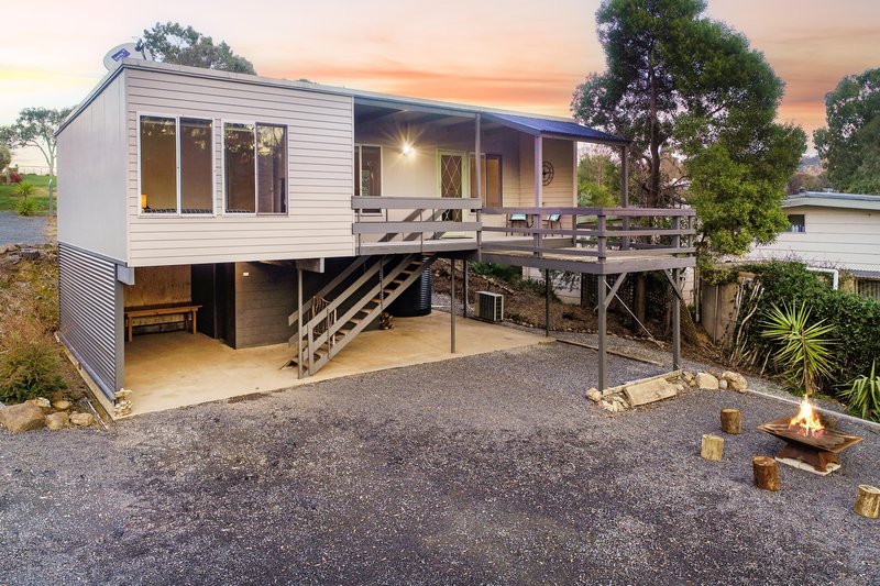 14 Trout Stream Way, Macs Cove VIC 3723