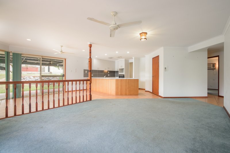 Photo - 14 Tyson Crescent, Tannum Sands QLD 4680 - Image 4