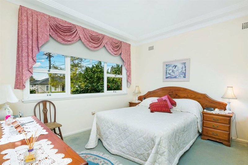 Photo - 14 Ula Crescent, Baulkham Hills NSW 2153 - Image 6